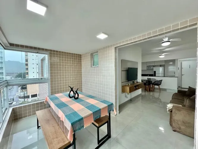 Apartamento à Venda no Canto do Forte 2 Dormitórios | Mobiliado | 500m da Praia | Praia G