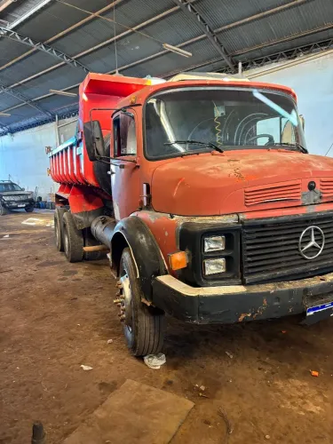 Caminhão Mercedes 2013, truck original, bom estado de conservação!