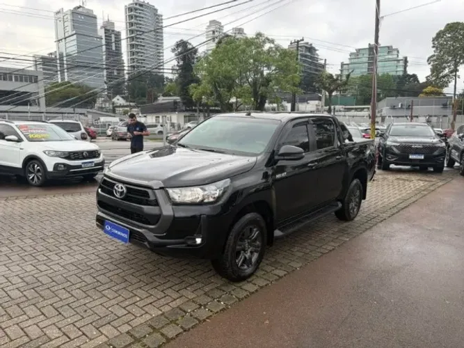 Toyota Hilux CD SR 4X4 2.8 TDI Diesel Aut. 2025