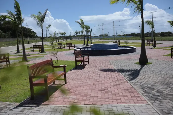 Terreno com 298m² | Posição Poente | Via principal Condomínio com lazer completo