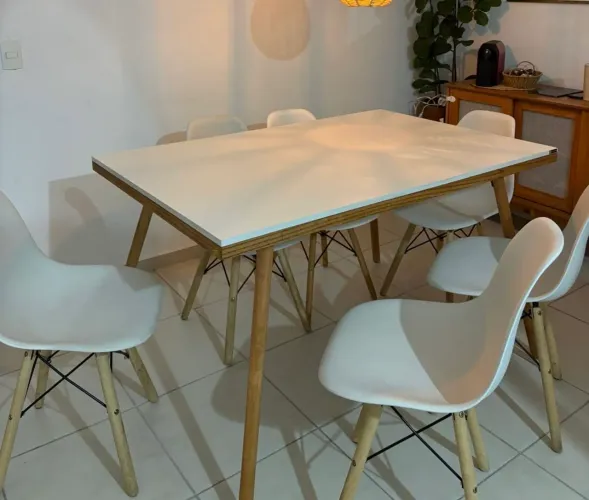 Mesa branca madeira com 6 cadeiras