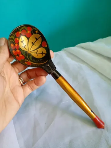 Colher Decorativa Russa em Madeira - Estilo Khokhloma (Vintage)