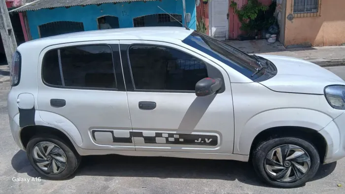 Fiat Uno Attractive 1.0 EVO Fire Flex 8V 5P 2016