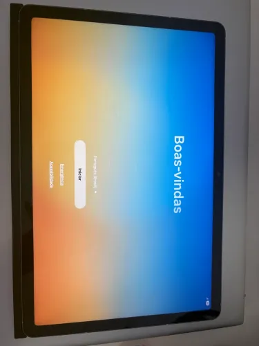 Samsung Galaxy Tab S10 FE 5G (modelo SM-X526B) com 128 GB de armazenamento interno.