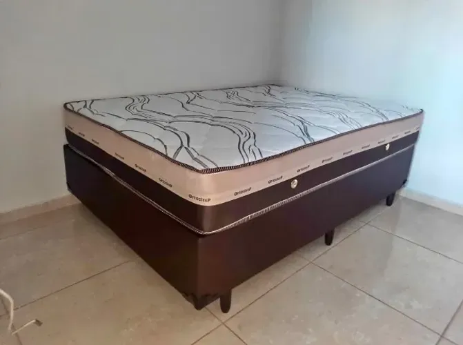 Cama box com molas (novo) entrego