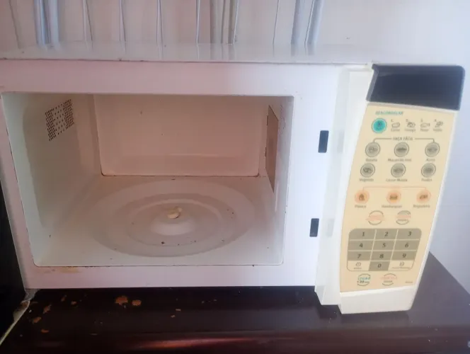 Micro-ondas Electrolux para conserto ou peças