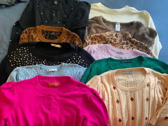 Lote com 20 blusas femininas em perfeito estado!
