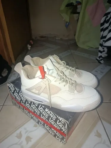 Jordan 4 fight 