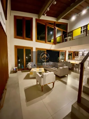 FJM Imóveis vende: Casa de Condomínio em Serra Grande, Niterói - 3 Quartos, R$ 1.295.000