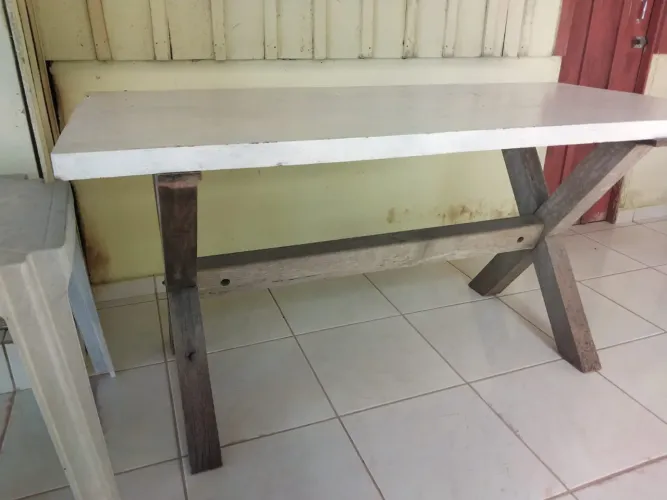 Mesa de Angelim (Pés de ipê)
