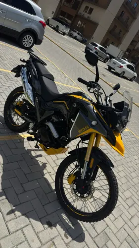 Moto Shi250 (Praticamente Nova com Garantia)