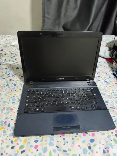Notebook ESSENTIAL SAMSUNG com HD corrompido