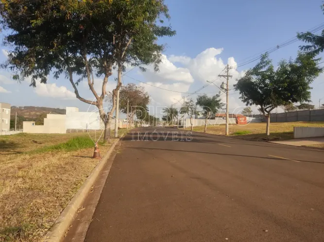 Terreno à venda no bairro Santa Marta