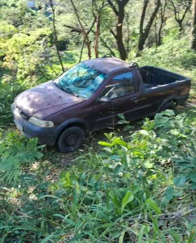Fiat Strada Working 1.5 MPI 8V CE (álcool) 2002