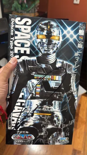 Medicom 1/6 RAH DX Space Sheriff Gavan AUTOGRAFADO