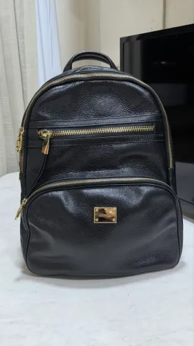 MOCHILA LUZ DA LUA COURO PRETA