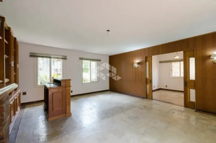 Casa térrea 3 dormitórios e 3 banheiros, zona sul de POA/RS.