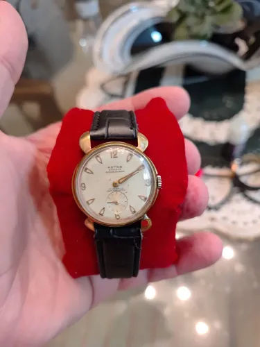 Relógio mecânico vintage da marca suíça Aetos Genève