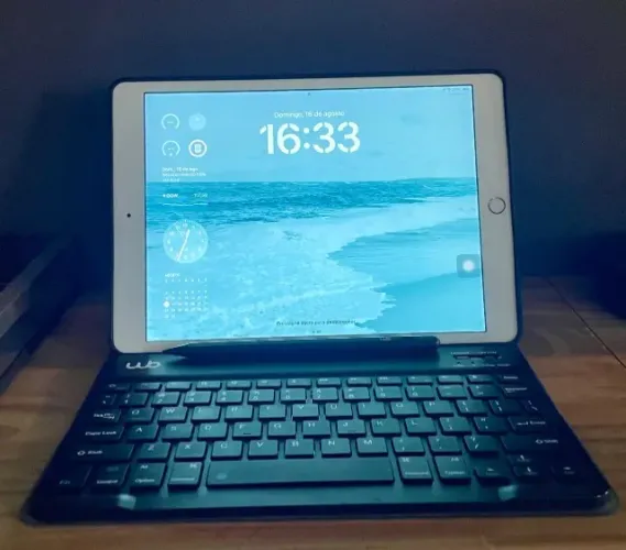 iPad 7ª geração 32GB + capa teclado + caneta + caixa original ? excelente estado?