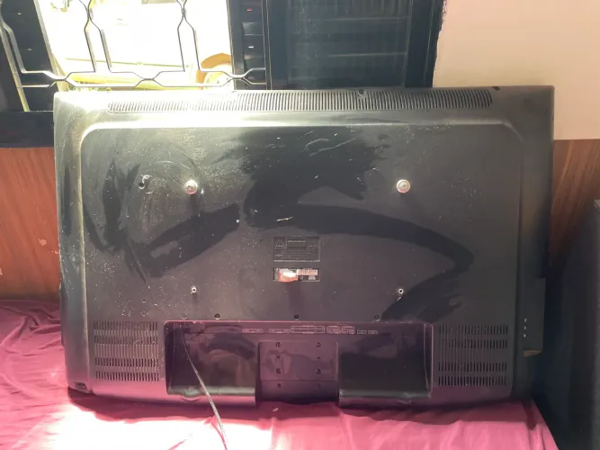 Vendo tv buster 42 polegadas