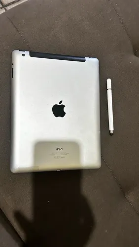 iPad 4ª Geração 64GB + Caneta Stylus Branca