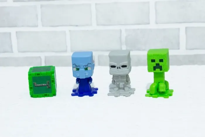 Bonecos Minecraft Mc Donalds 2025