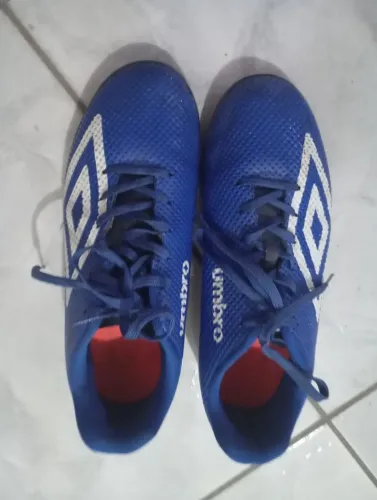 Chuteira umbro