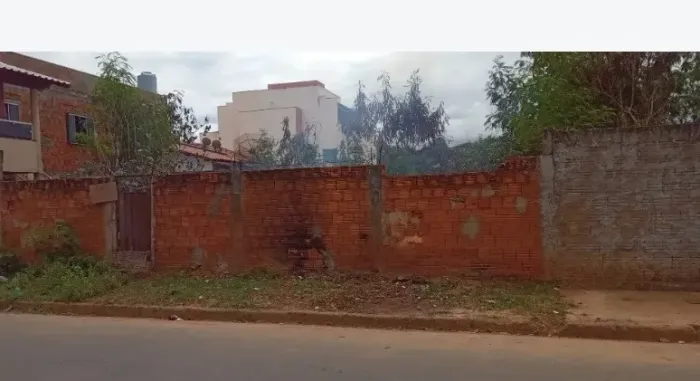 LOTE À VENDA - BAIRRO CANELAS II