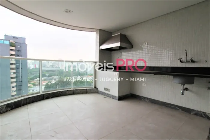Apartamento 324m² de altíssimo padrão com 6 vagas em Moema.