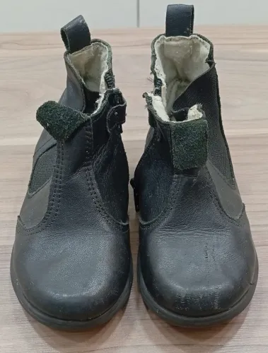 Vendo bota infantil couro legítimo conservada