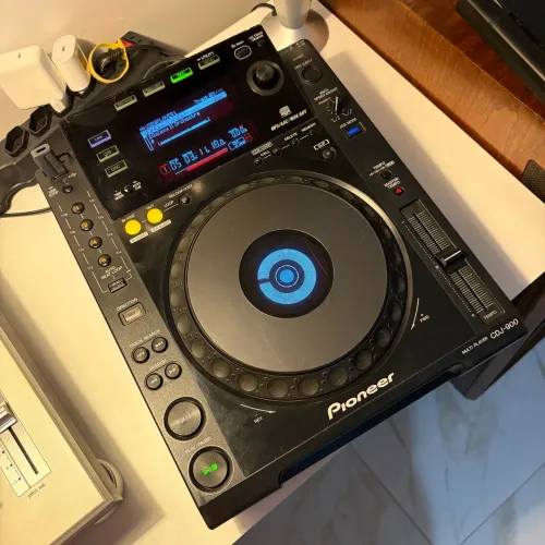 CDJ Pioneer 900