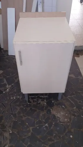 Vende -se 1 armário de cozinha