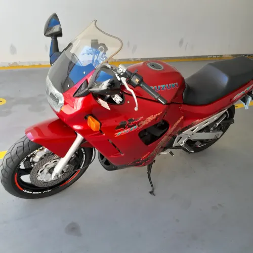 Suzuki GSX 750