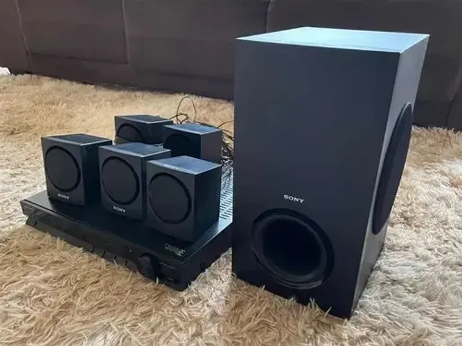 Home Theater Sony DAV-TZ130