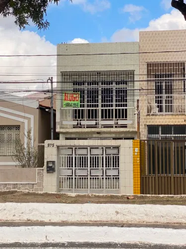 Aluga-se excelente casa, ideal para quem busca conforto, tranquilidade e praticidade