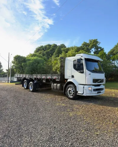 VOLVO 2009 BEM CONSERVADO