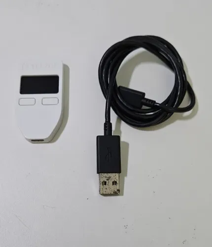 Trezor One - Carteira De Hardware Para Criptomoedas