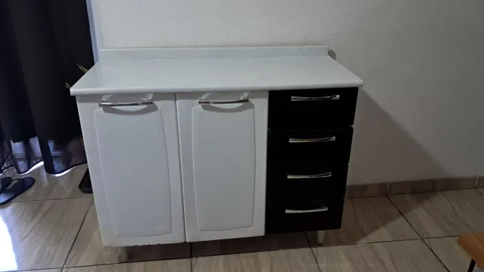 Armario Balcão, duas portas e quatro gavetas Itatiaia de aço