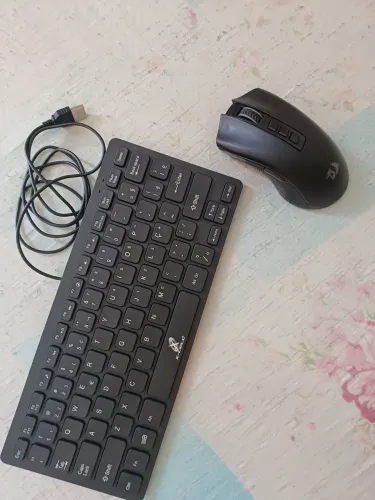 Teclado USB e mouse com fio