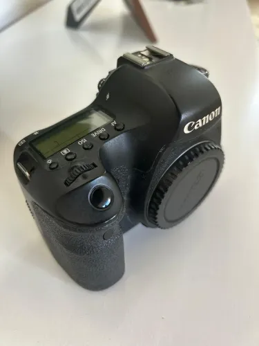 Câmera Fotográfica Profissional Cânon 6D