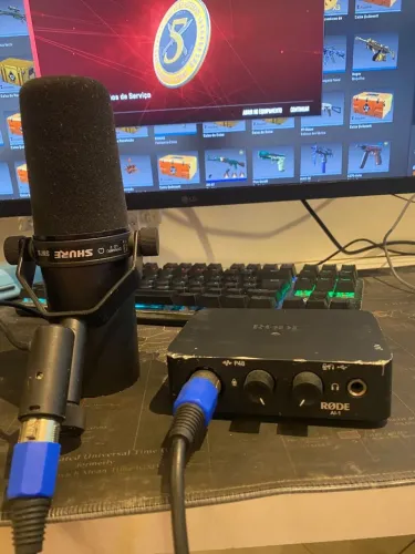 Kit Microfone Shure Sm7b + Interface de audio Rode A1 + cabo xlr 10 metros
