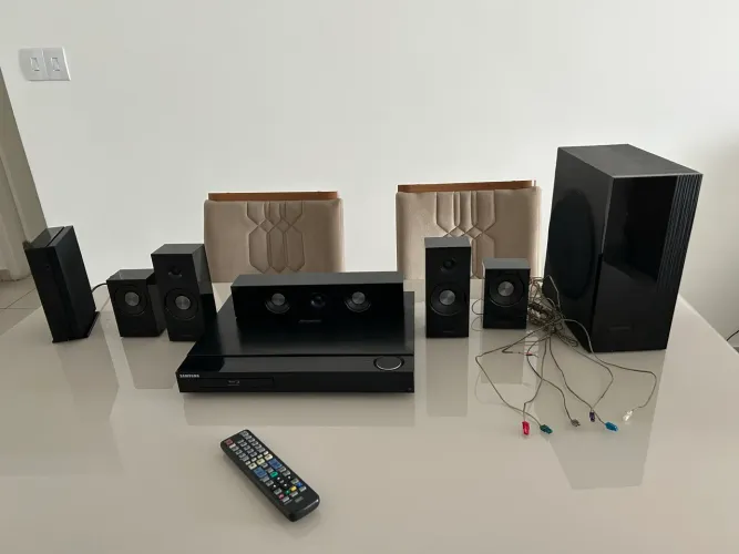 Home theater 5.1 1000wrms Samsung Wi-Fi 