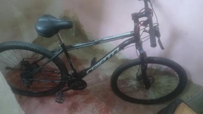 Vendo bicicleta novinha 3 mese de uso