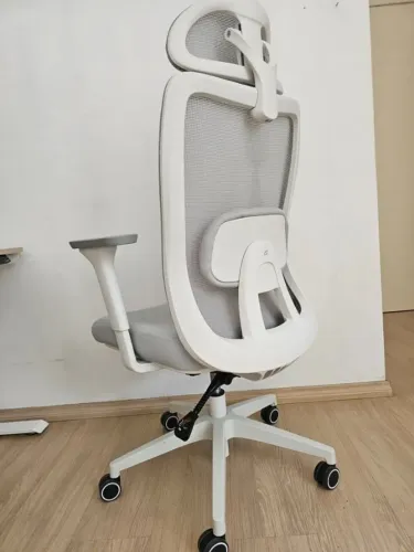 Cadeira Ergonômica Astra Pro NR17 branca e cinza impecável