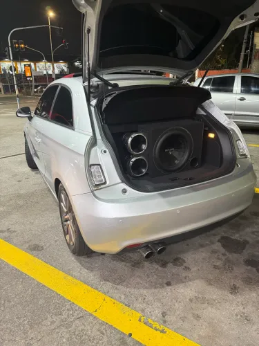 Subwoofer Bravox E2K endurance 15 polegadas com caixa dutada e cornetas Jbl