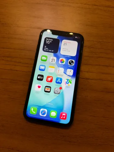 iPhone 11 64 GB Preto