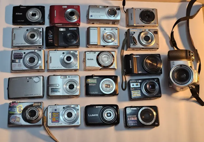 Lote de 21 cameras digitais para concerto ou retirada de peças