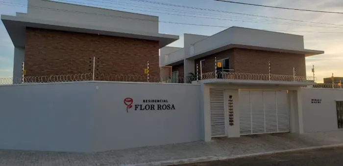 Residência Flor Rosa Alugo Sobrado Novíssimo com 2 suítes, 01 garagem coberta. 505 SUL