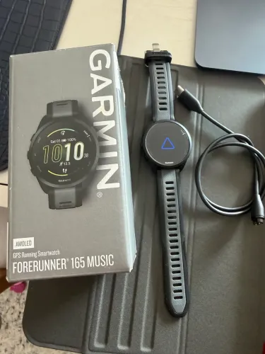 Relógio Garmin forerunner 165 music 