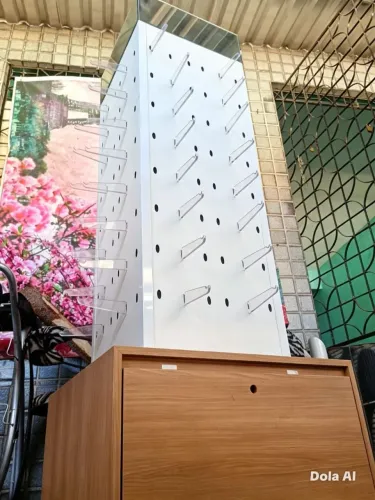 Vendo expositor semi novo